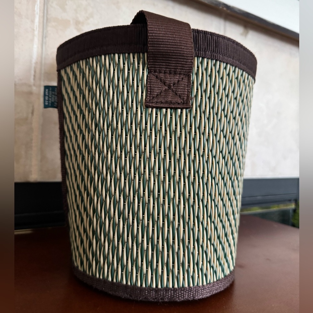 Woven Sage Green & Tan Straw Circle Bucket Bag